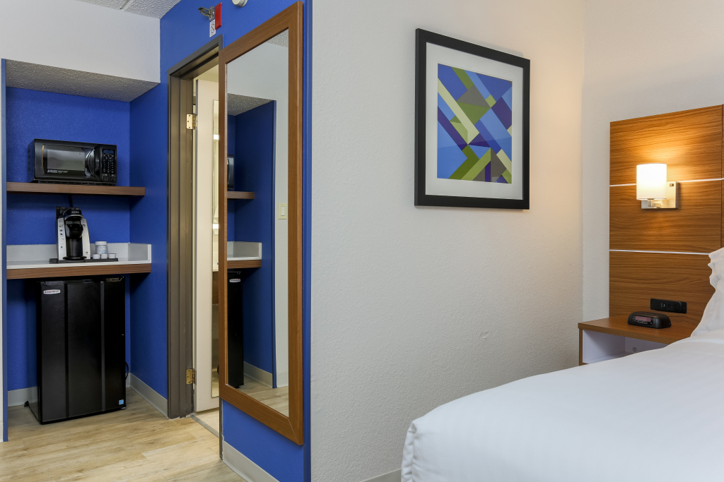Holiday Inn Express Milwaukee - West Medical Center by IHG
