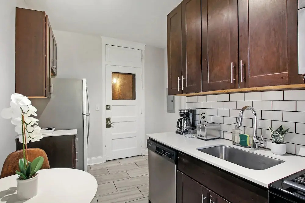 Bright 1BR - Woodlawn 1E