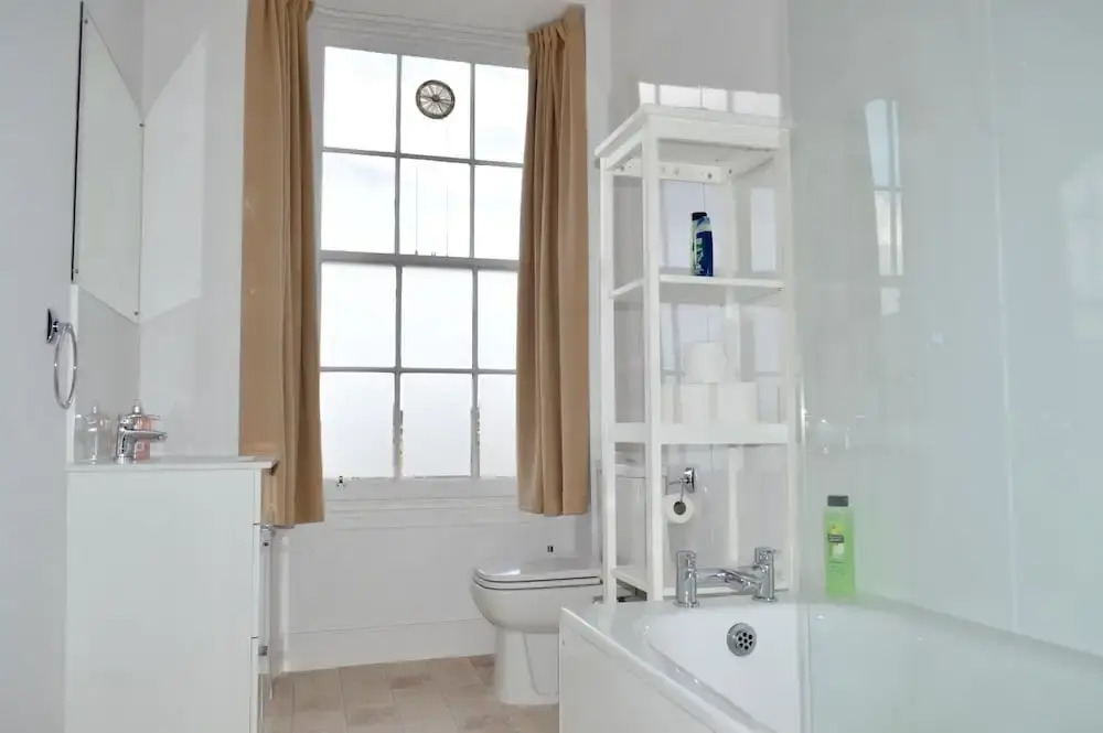 5 Bedroom Flat in Edinburgh City Centre