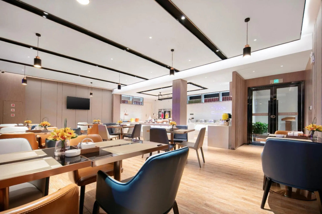 Echarm Hotel (Jingzhou Honghu Long Street)