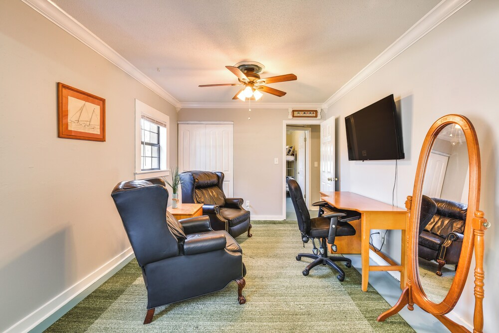 Pet-friendly Fort Walton Beach Home: 4 Mi to Ocean