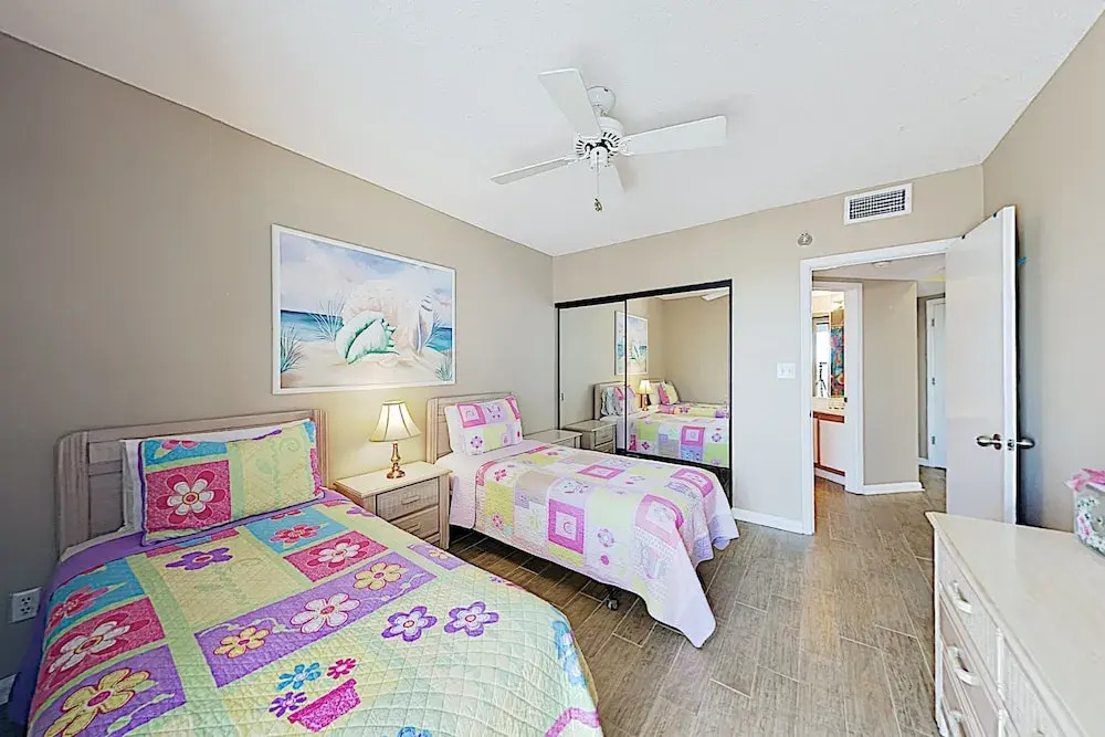 New Listing! Beachfront Corner Unit W/ Pools 3 Bedroom Condo