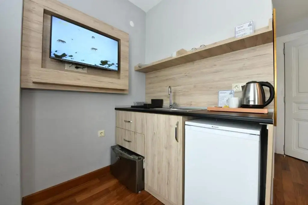 Andi Hotel