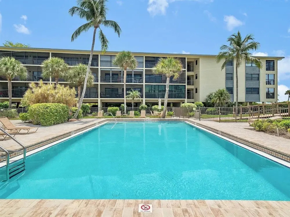Sand Pointe 212