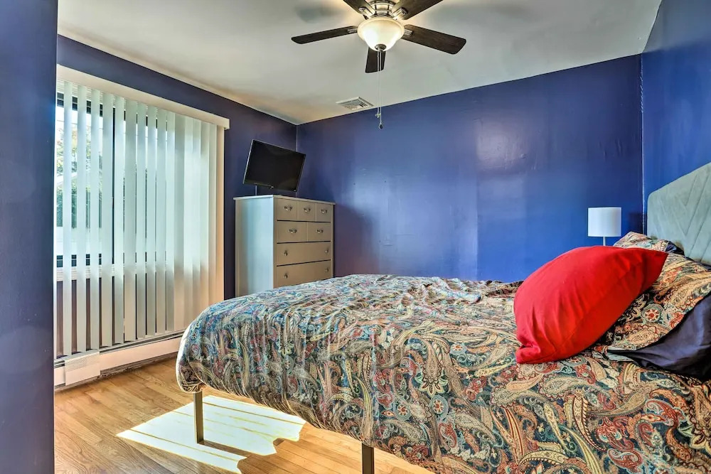 Vibrant Teaneck Home ~ 12 Mi to Manhattan!