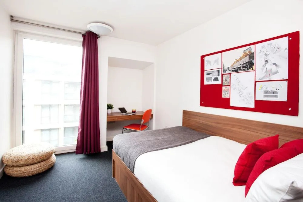 Modern Student-Only Studios by Angel High Street