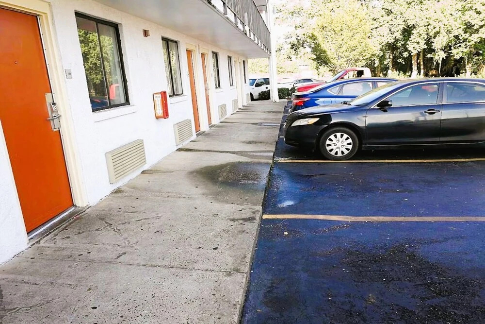 Motel 6 Mobile North
