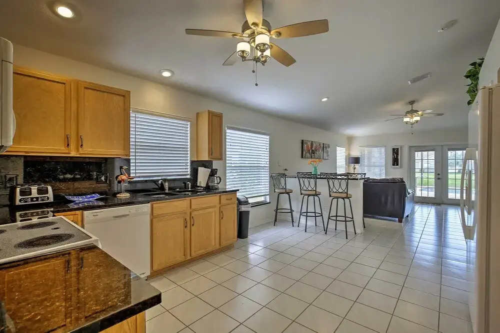Saltwater Pool, Spa & Lanai: Bradenton Home