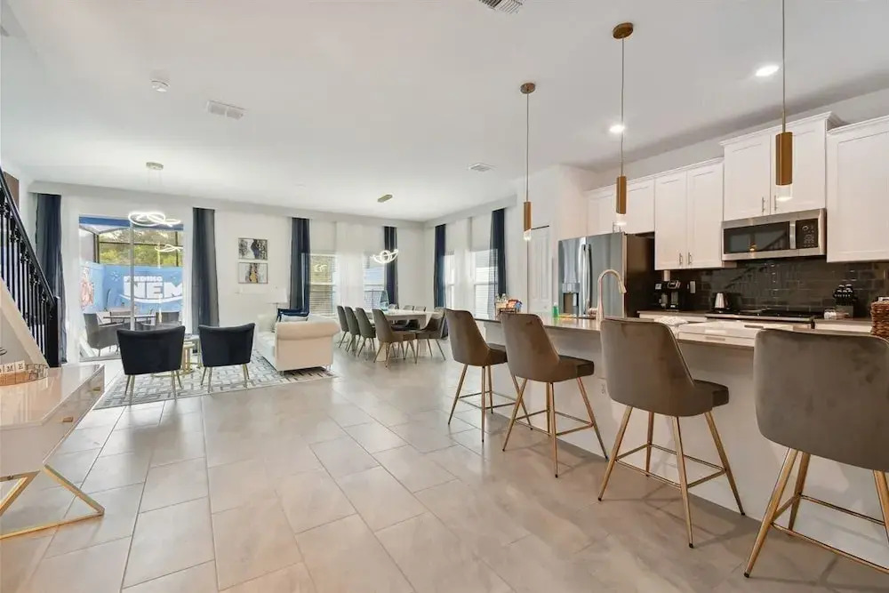 5br/4ba Luxury Home Resort Access