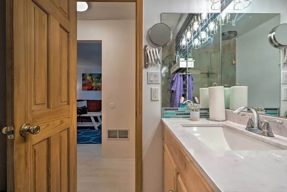 Santa Fe Bungalow ~ 2 Mi to Downtown!