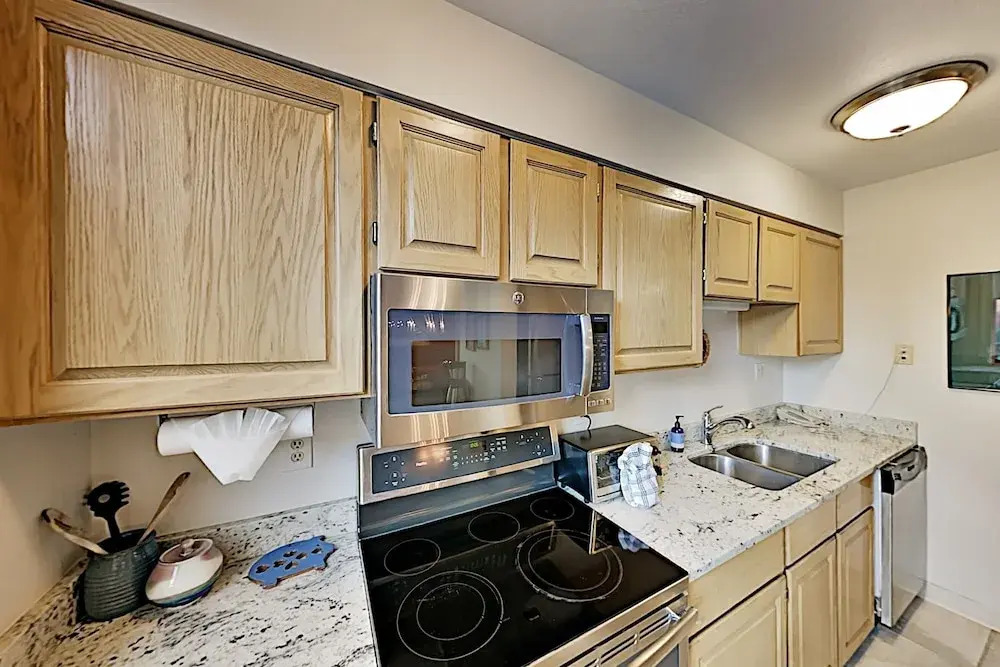 175ac152 2 Bedroom Condo