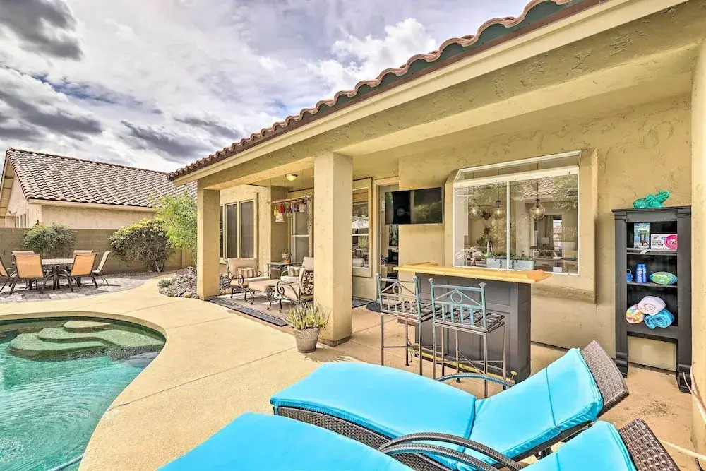 Golf & Unwind Poolside: Cave Creek Group Retreat!
