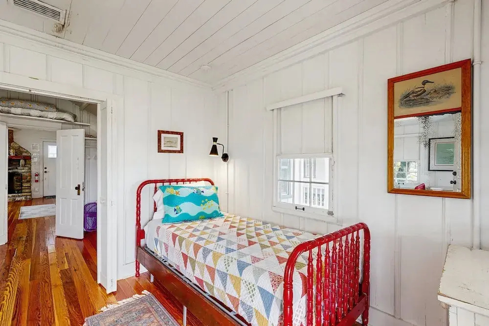 Sunny Oceanfront Home With Balcony, Full Kitchen, Central AC, & Washer/dryer