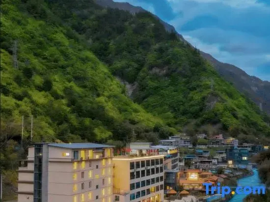 RelaxC Likuan·Hidden World Hot Spring Hotel