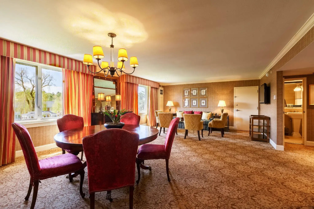 Sleepy Hollow Hotel