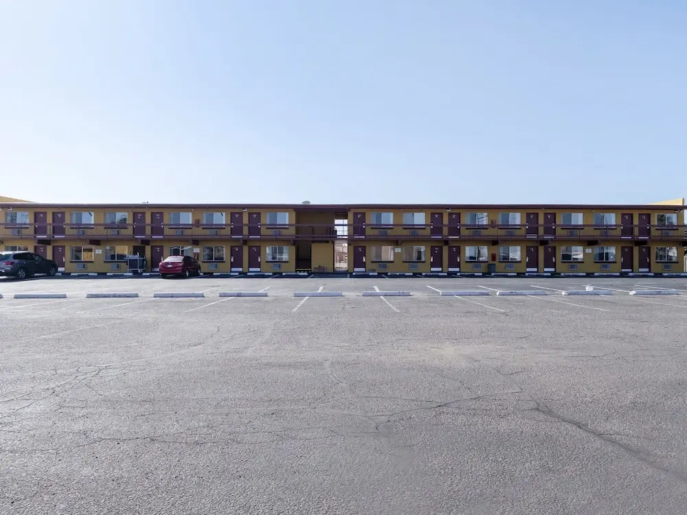 Lazy 8 Motel