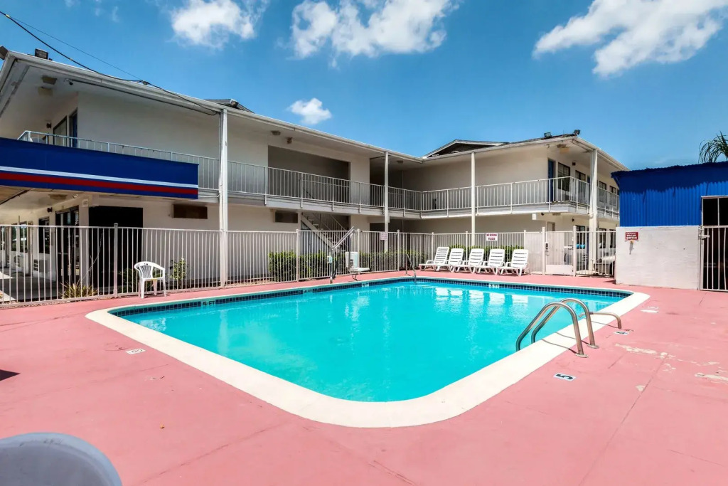 Motel 6-Victoria, TX