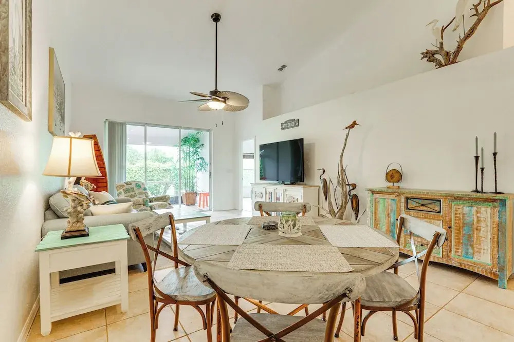 5 Mi to Naples Beach - Getaway w/ Screened Lanai!