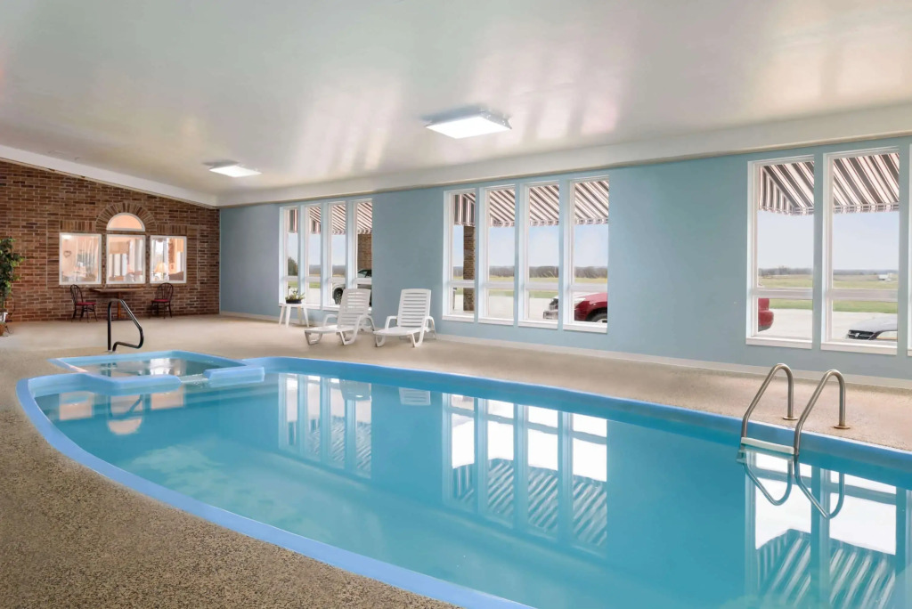 Super 8 by Wyndham Bethany MO