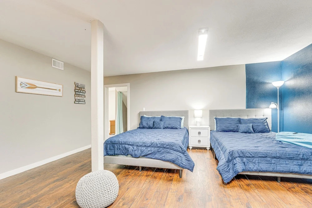 Seguin Riverfront Retreat: Fishing Dock + Kayaks!