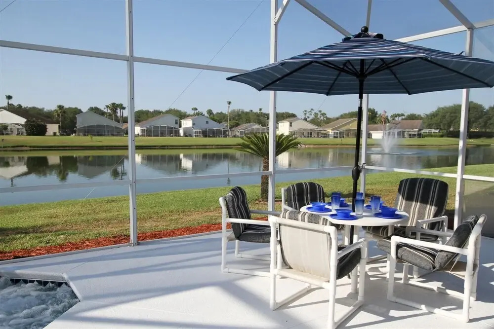 Large 5 bed Villa With South Facing Pool Overlooking Water