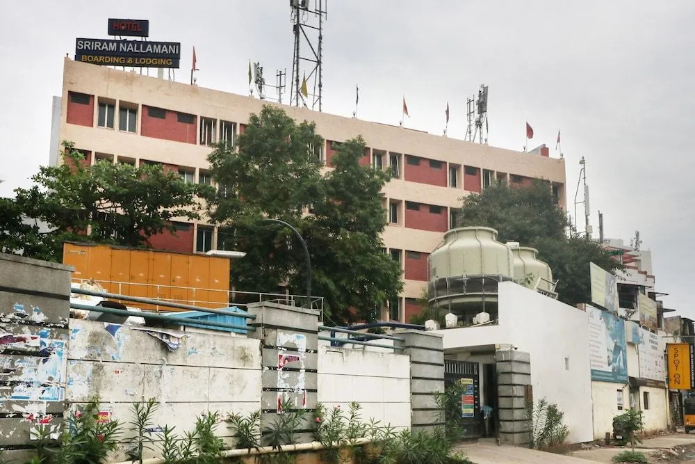 SPOT ON 41141 Hotel Sri Ram Nallamani