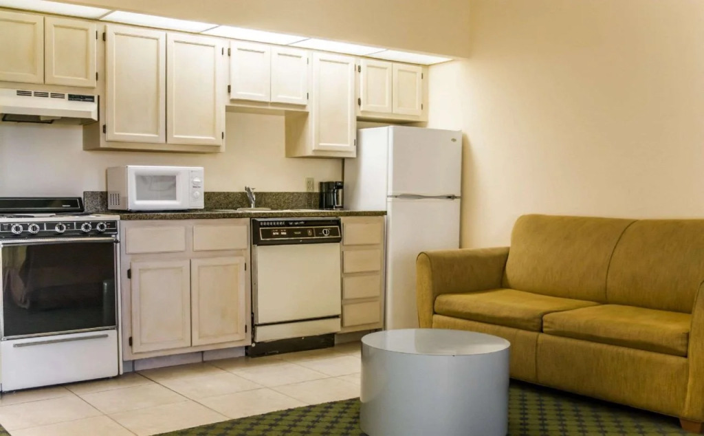 Quality Inn and Suites Golf Resort