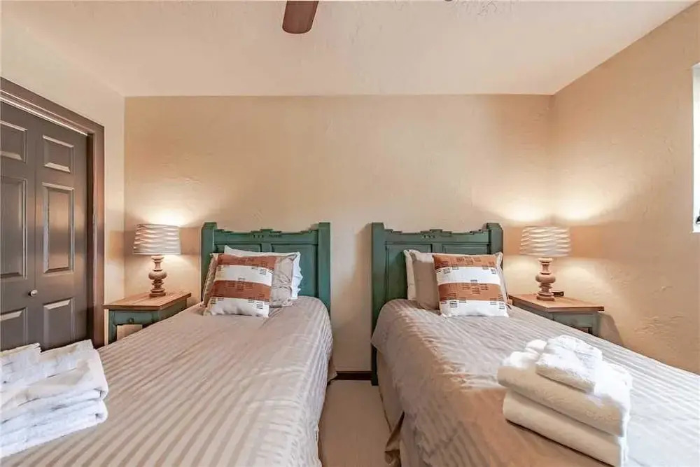 Ruidoso Respite - Six Bedroom Cabin with Hot Tub