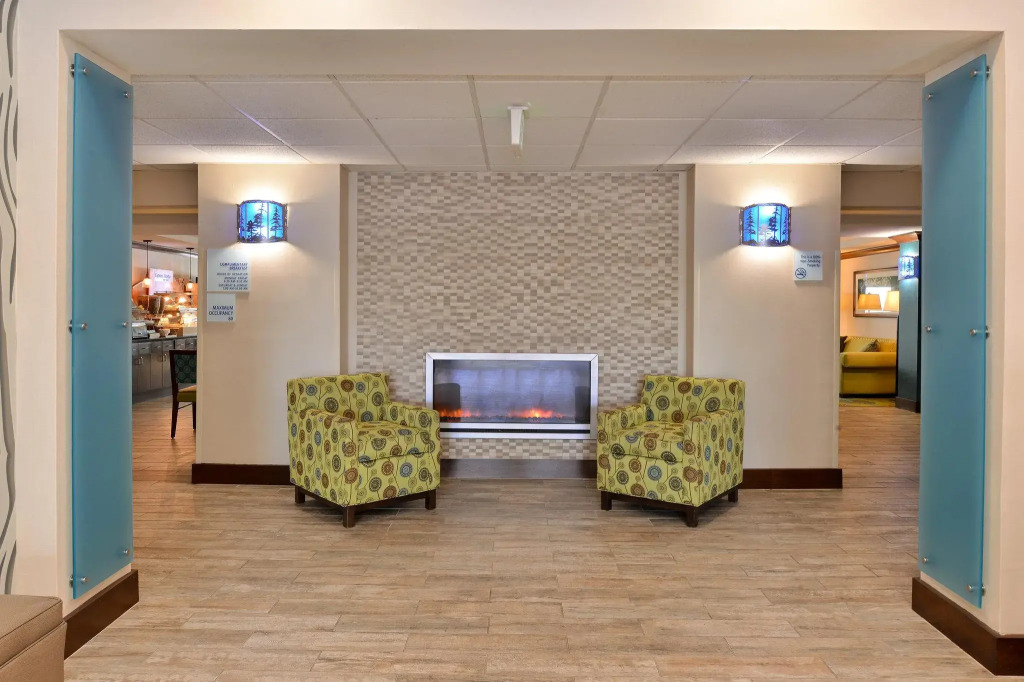 Holiday Inn Express & Suites Fresno River Park Hwy 41 by IHG