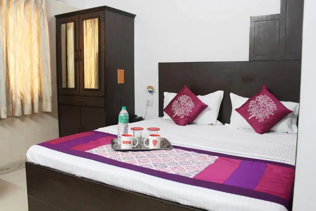 OYO 3033 Radiant Hotel