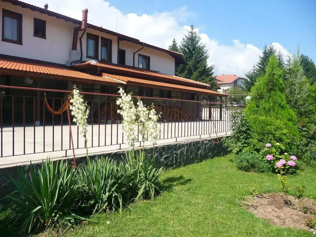 Edelweiss Park Complex Alexander Services Apartments