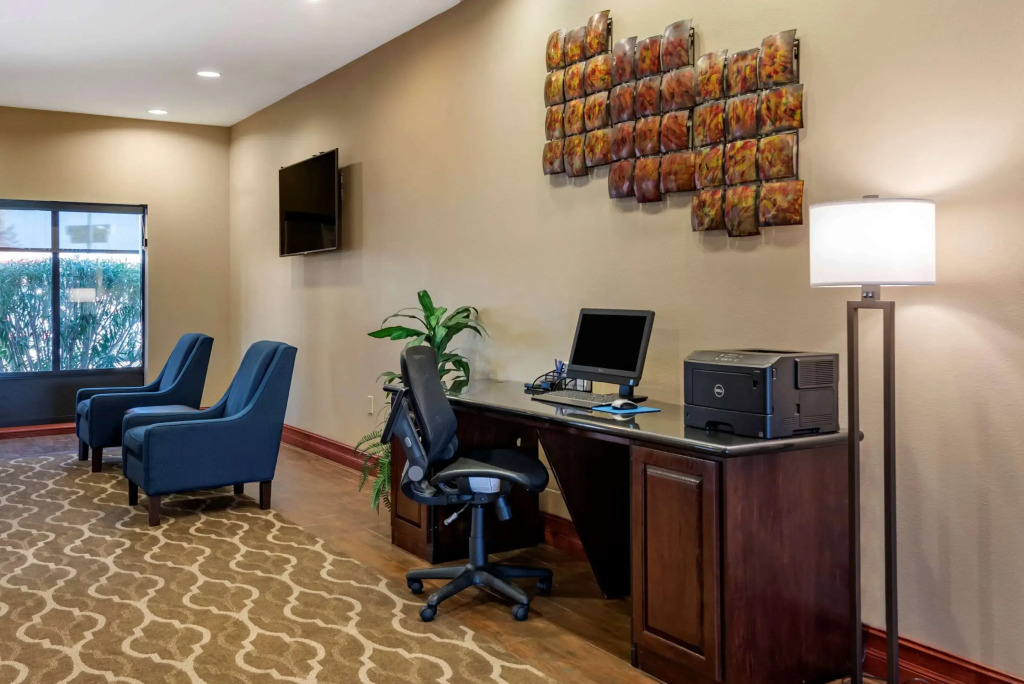 Comfort Suites Airport South