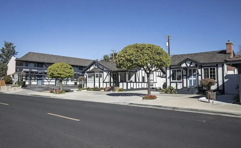 Solvang Inn & Cottages