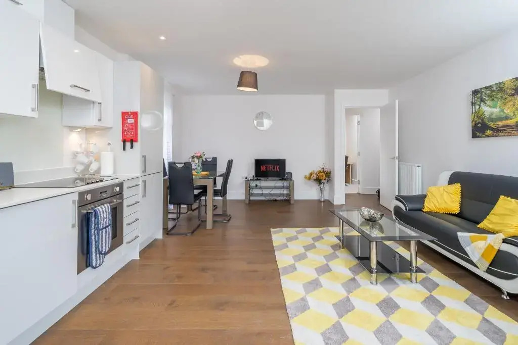 **New** Divine Apartments Slough High Street 2 bed