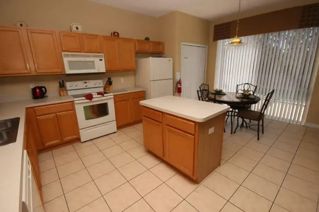 Seasons - 6 Br Private Pool Home West Facing Game Room - Sfh 46000