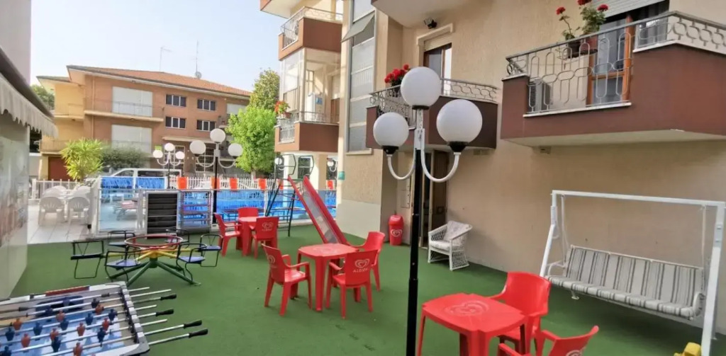 Hotel Cosmos