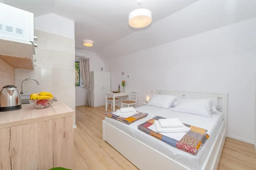 Studio apartment JELI