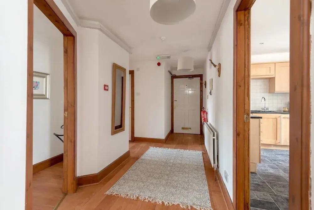 Stylish Frederick Street Flat Heart Of The Centre