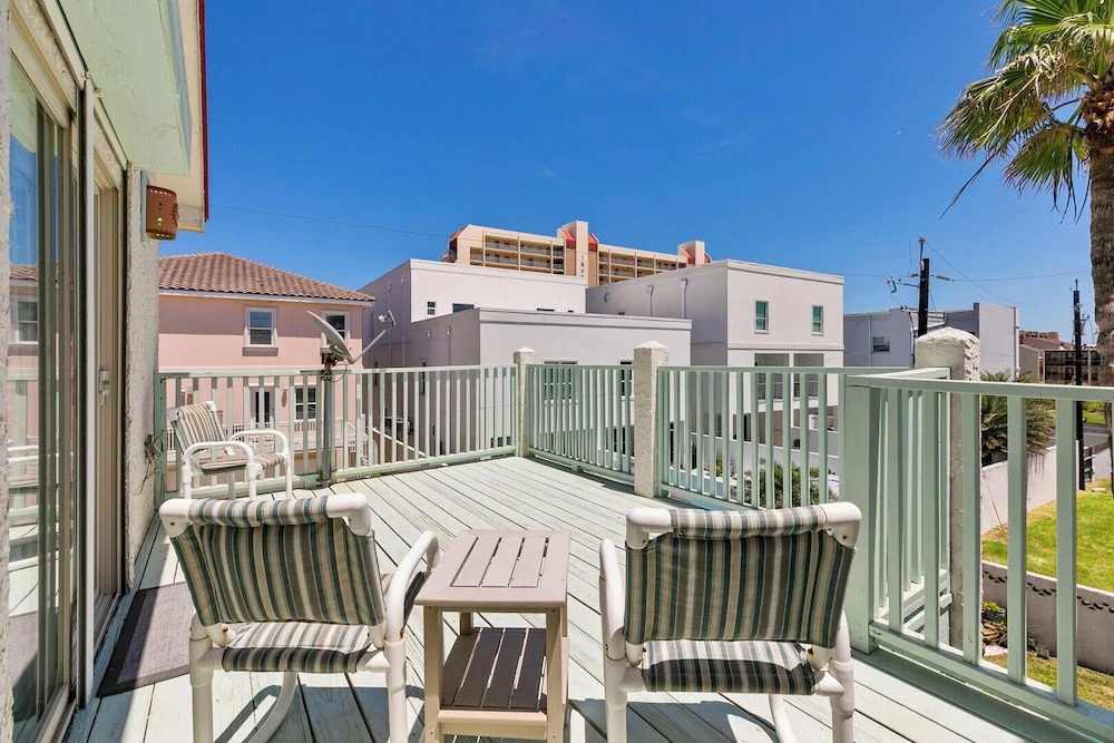 Villa del Mar by Padre Getaways