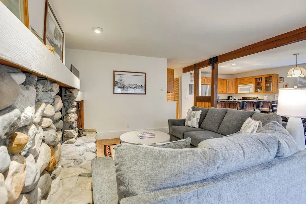 Ketchum Condo w/ Deck < 1 Mi to Sun Valley Resort!