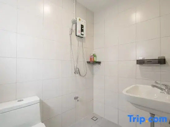 Glow House Sukhumvit 54, Spacious Modern Rooms near BTS On Nut