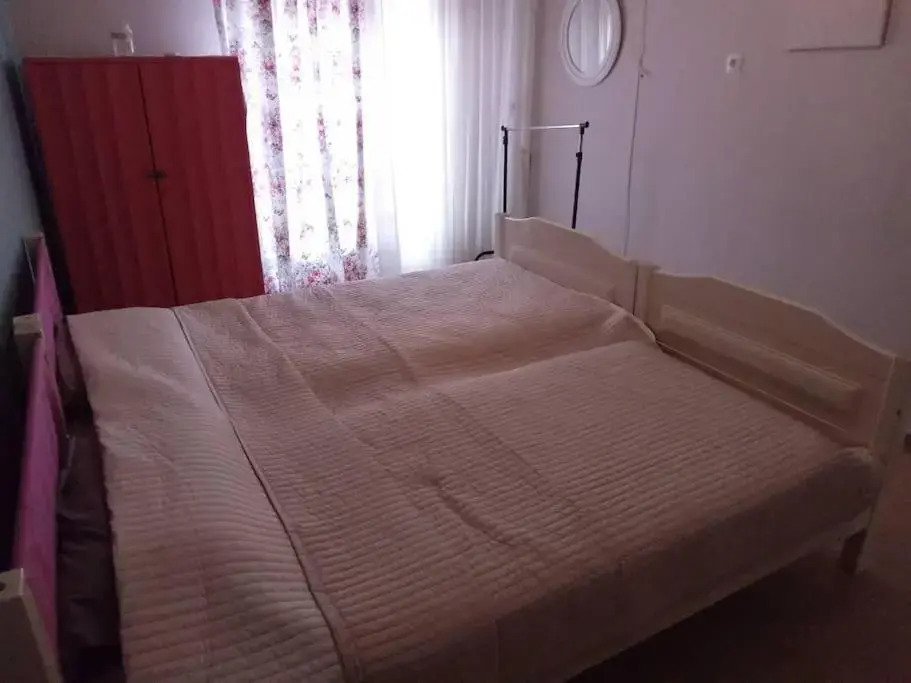 ΔΙΑΜΕΡΙΣΜΑ ΣΕ ΠΟΛΥΚΑΤΟΙΚΙΑ ΣΤΟ ΚΕΝΤΡΟ ΤΩΝ ΣεΡΡΩΝ ΚΩΝΣΤΑΝΤΙΝΟΥ ΣΤΑΜΟΥΛΗ 15