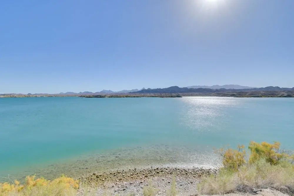 Lake Havasu Cottage: Mountain Views & Beach Access