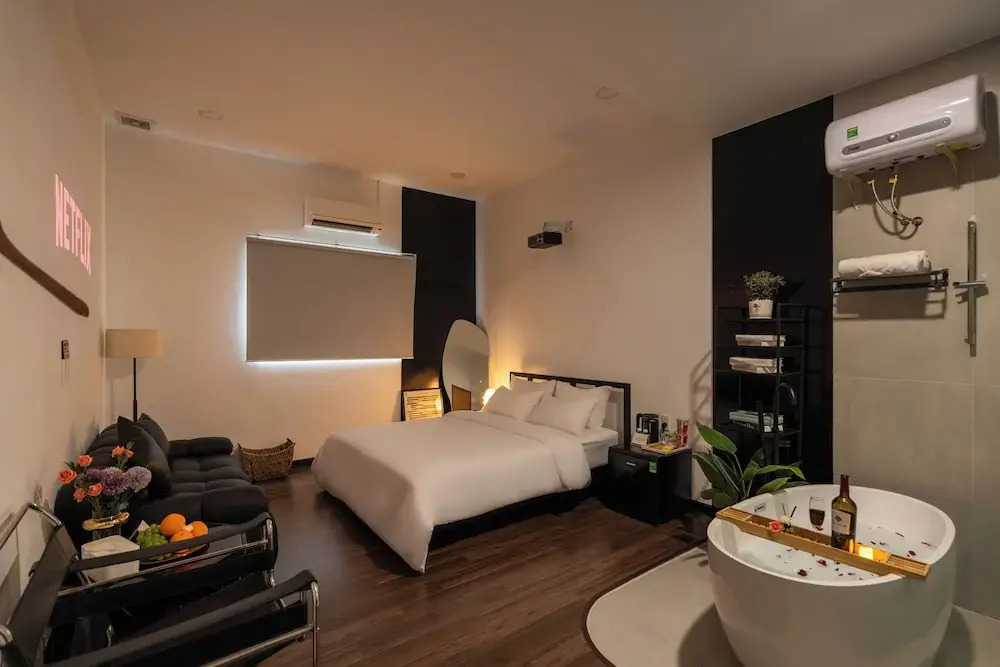 Chạms Hotel & Homestay