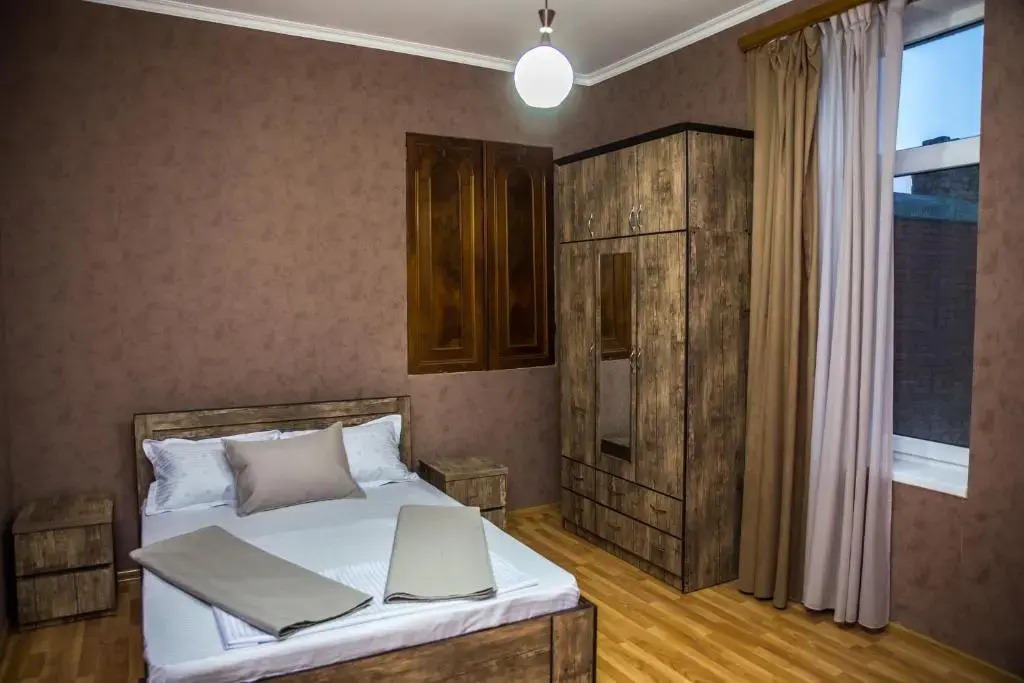 12 Nikoloz Izashvili Street