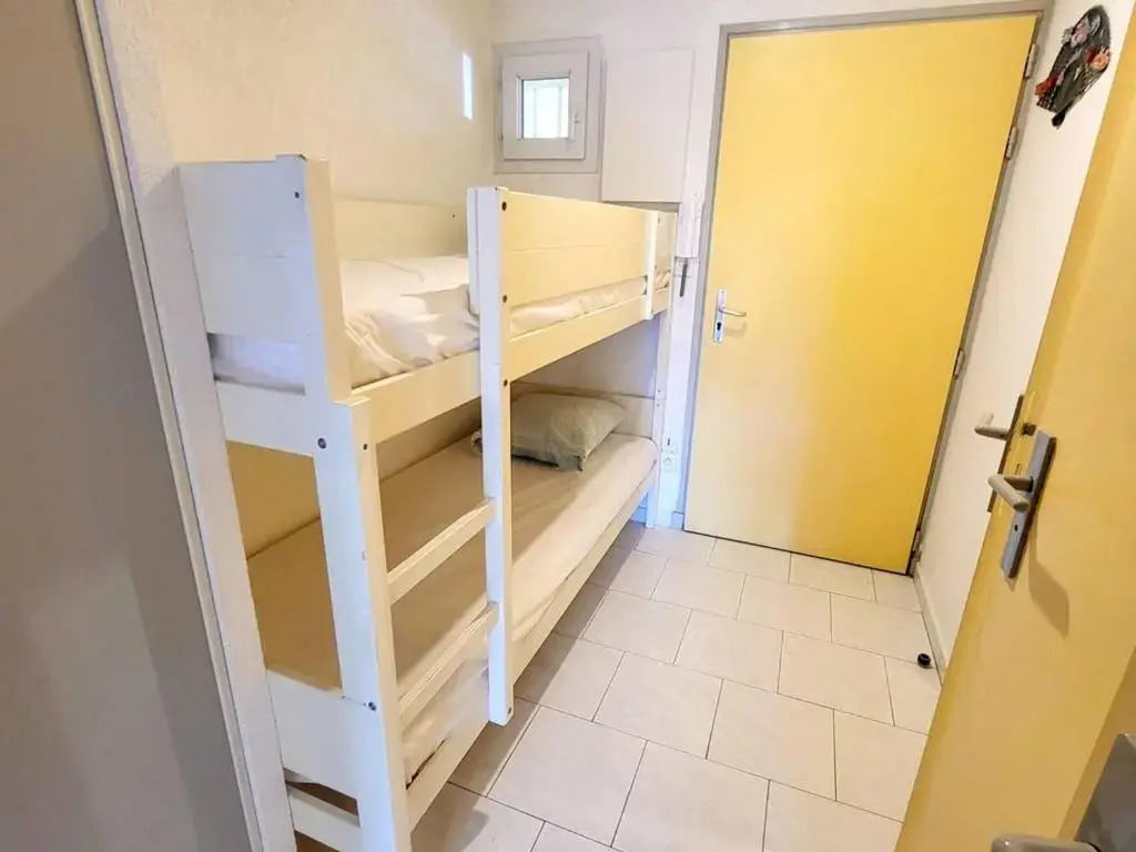 Studio Six-Fours-les-Plages, 1 pièce, 4 personnes - FR-1-316-43