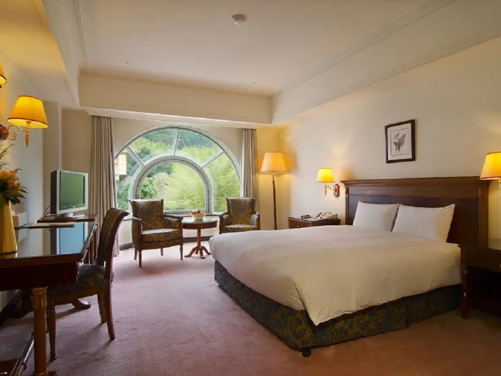 Le Midi Hotel Chitou
