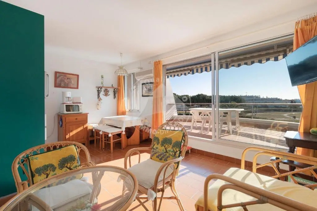 AS4269 - Studio cabine direct sur plage vue mer et parking privé et numéroté