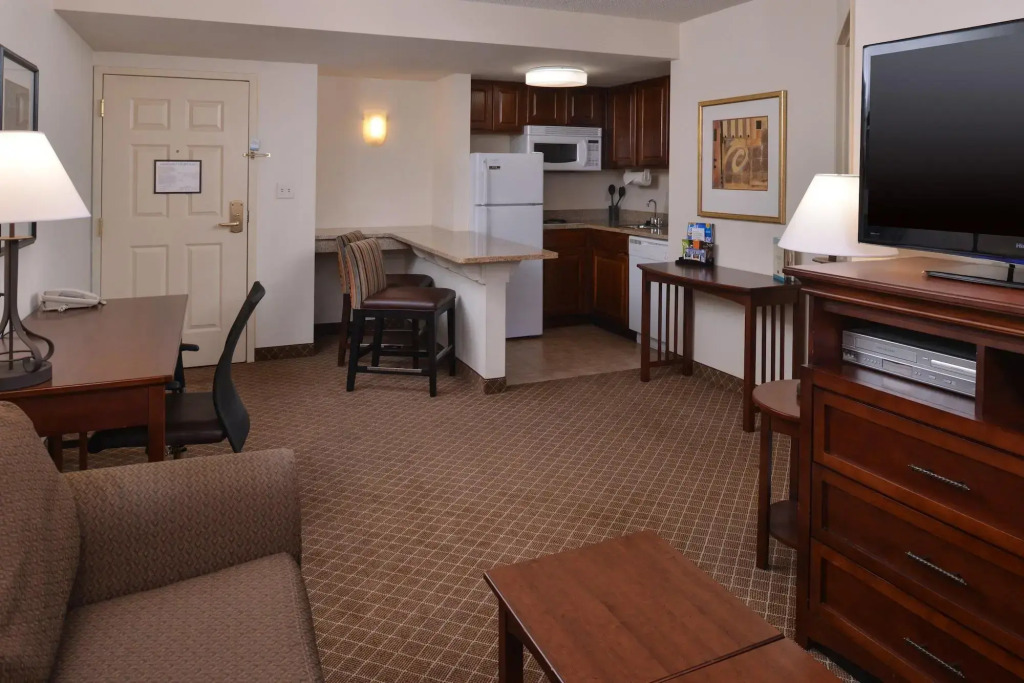 Staybridge Suites Indianapolis-Airport by IHG