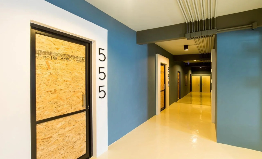 Amity Poshtel